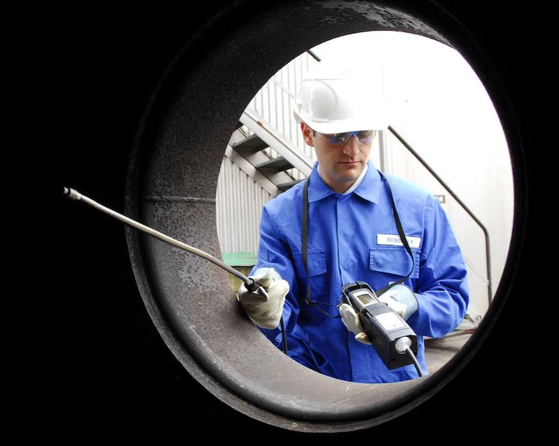 Drager 2500 gas detector being used for confined space entry with probe